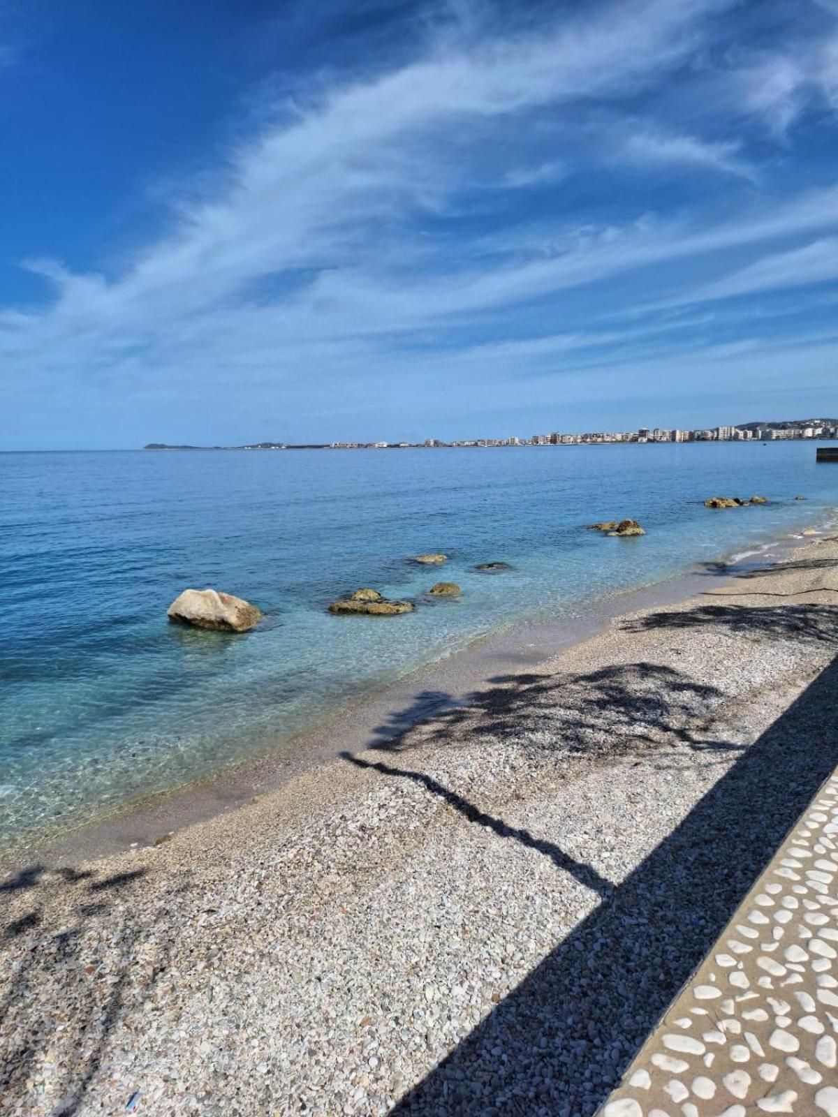 Ferienwohnung Blera'S Seafront Studio Vlorë Exterior foto